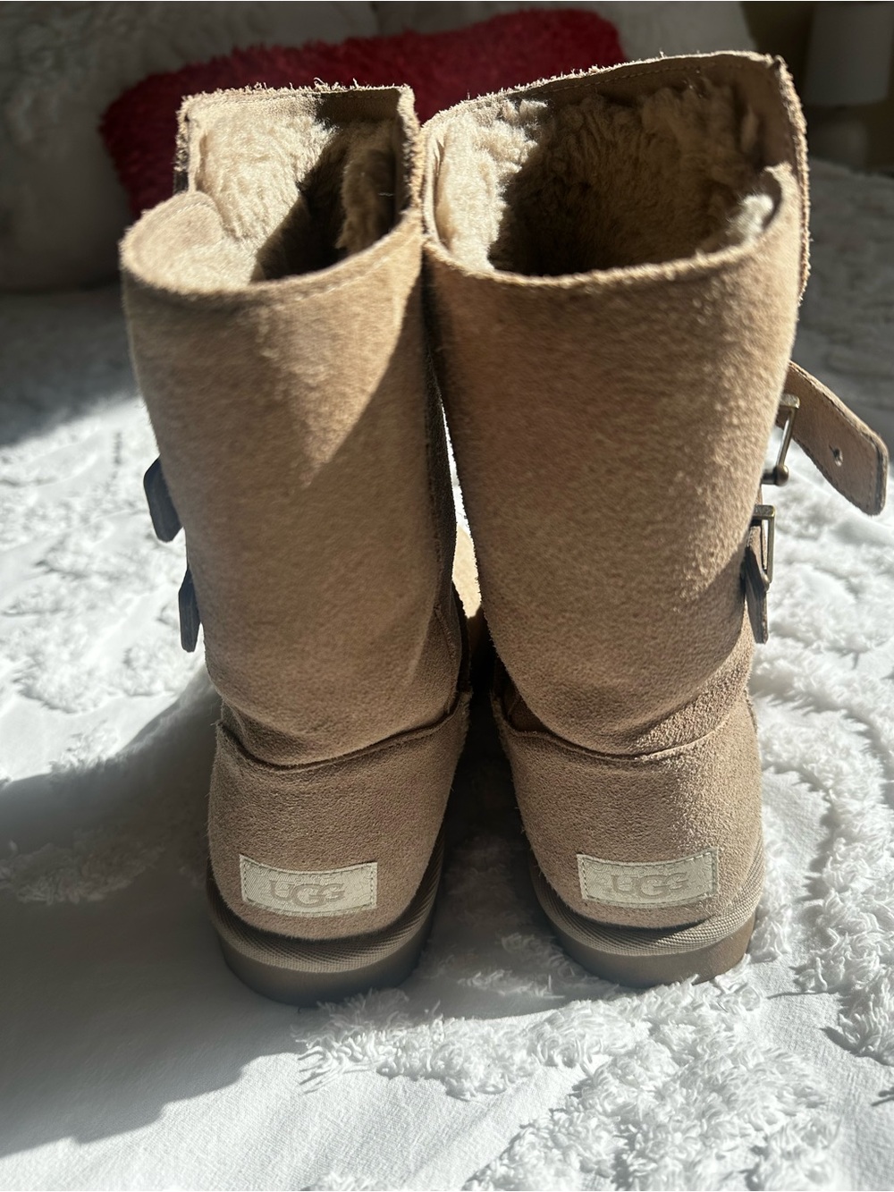 Ugg - Picture 5 of 6